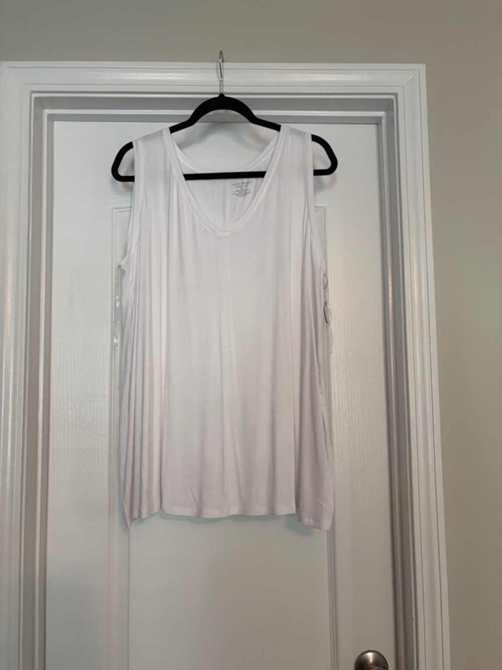 Classic White V-Neck Sleeveless Swing Tank